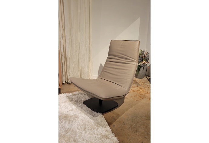 Le Sac Swivel Chair