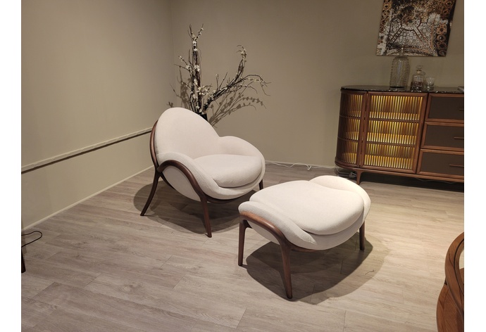 Luna Chair & Ottoman